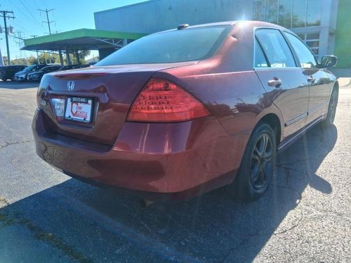 Maroon 2006 Honda Accord SE