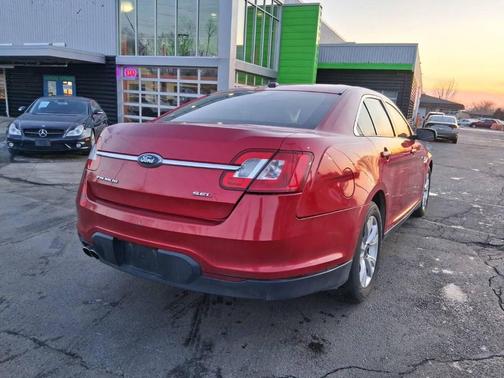 2010 Ford Taurus SEL