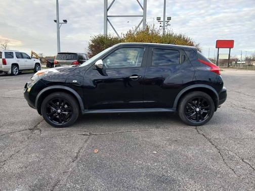 2012 Nissan Juke SV 4dr Crossover 6M