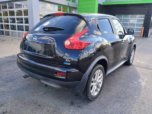 2012 Nissan Juke SV 4dr Crossover 6M