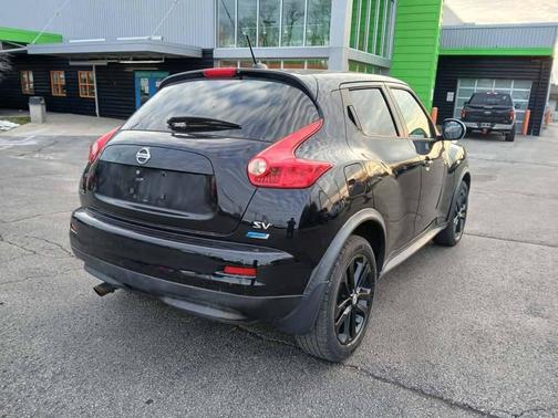 2012 Nissan Juke SV 4dr Crossover 6M