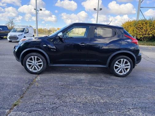 2012 Nissan Juke SV 4dr Crossover 6M