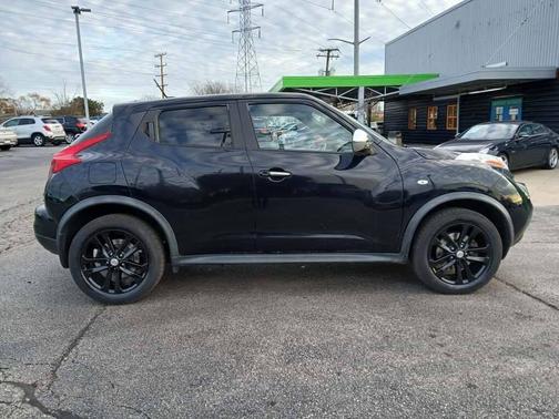 2012 Nissan Juke SV 4dr Crossover 6M