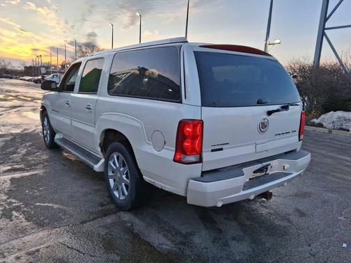 2005 Cadillac Escalade ESV Base