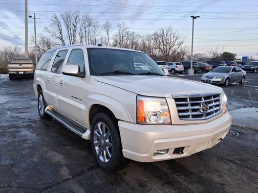 2005 Cadillac Escalade ESV Base
