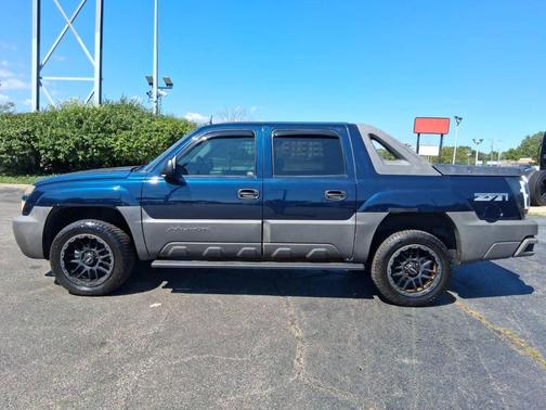 Blue 2005 Chevrolet Avalanche 1500 Z71
