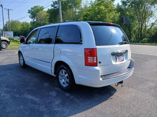2009 Chrysler Town & Country Touring