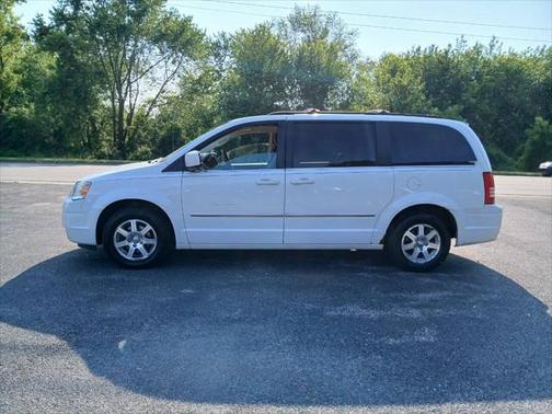 2009 Chrysler Town & Country Touring
