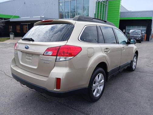 2010 Subaru Outback 3.6 R Limited