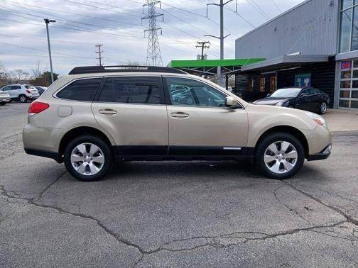 2010 Subaru Outback 3.6 R Limited