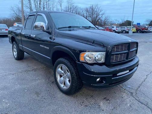 Black 2005 Dodge Ram 1500 SLT Quad Cab