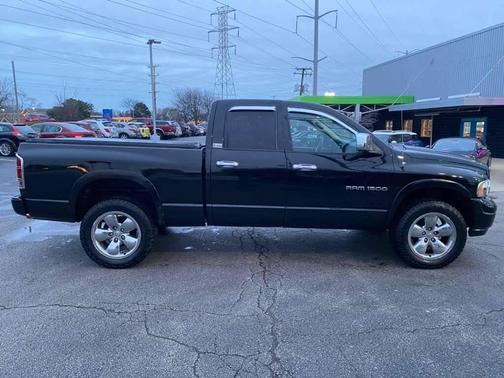 Black 2005 Dodge Ram 1500 SLT Quad Cab