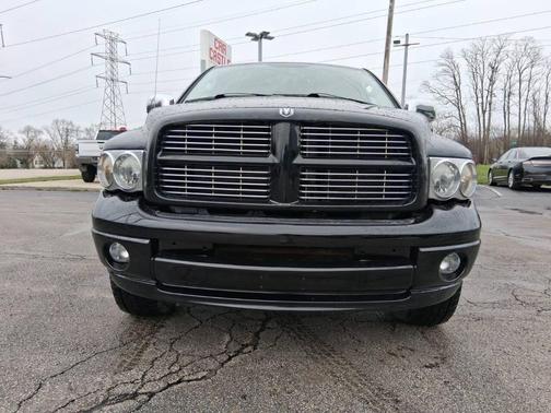 Black 2005 Dodge Ram 1500 SLT Quad Cab