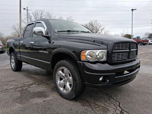 Black 2005 Dodge Ram 1500 SLT Quad Cab