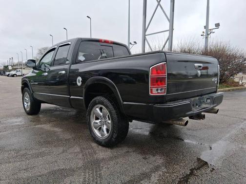 Black 2005 Dodge Ram 1500 SLT Quad Cab