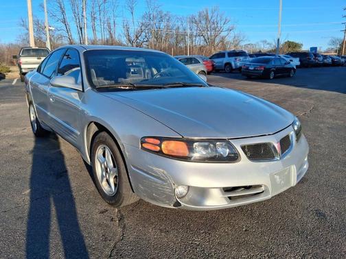 2002 Pontiac Bonneville SE 4dr Sedan