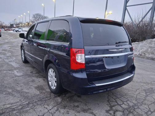 2013 Chrysler Town & Country Touring