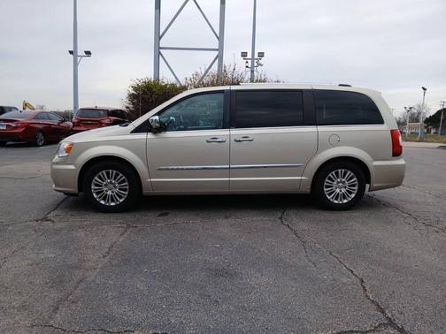 2013 Chrysler Town & Country Limited