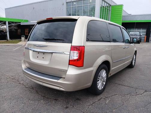 2013 Chrysler Town & Country Limited