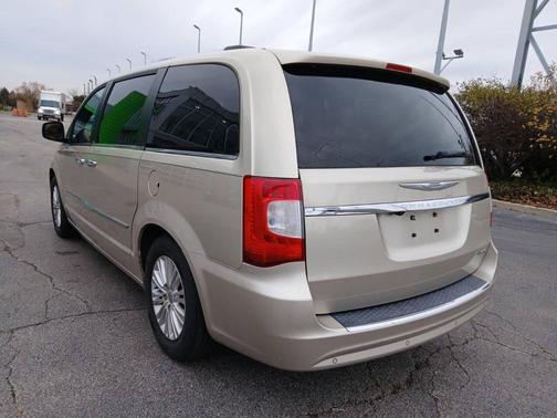 2013 Chrysler Town & Country Limited