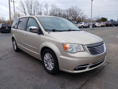 2013 Chrysler Town & Country Limited