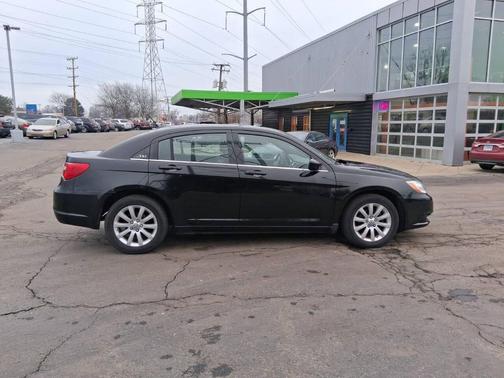 2013 Chrysler 200 Touring