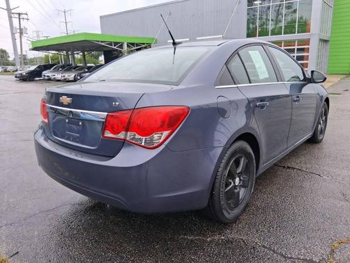 Gray 2013 Chevrolet Cruze 1LT