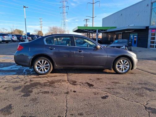 2009 INFINITI G37x Base
