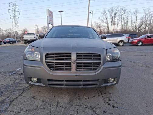 2005 Dodge Magnum RT