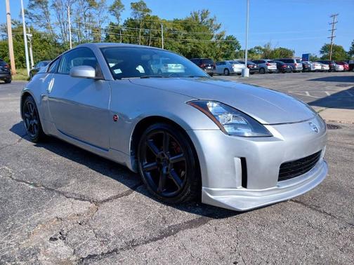 2005 Nissan 350Z Base 2dr Coupe