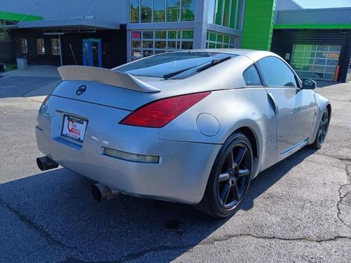 2005 Nissan 350Z Base 2dr Coupe