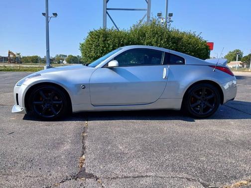 2005 Nissan 350Z Base 2dr Coupe
