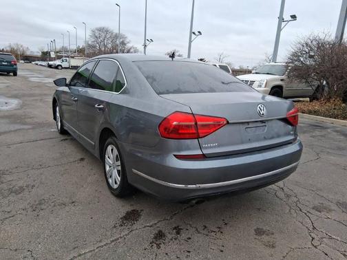 2016 Volkswagen Passat 1.8T R Line 4dr Sedan PZEV
