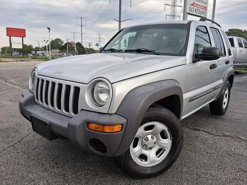 Silver 2004 Jeep Liberty Sport