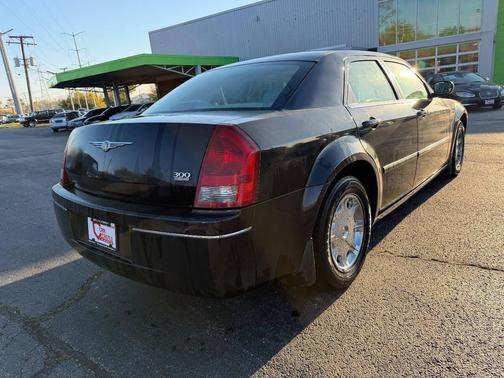 Brilliant Black Crystal Pearlcoat 2006 Chrysler 300 Touring