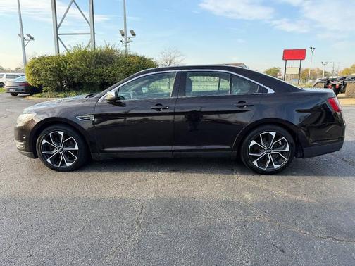 Tuxedo Black Metallic 2013 Ford Taurus Limited
