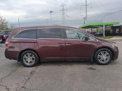 Burgundy 2011 Honda Odyssey EX