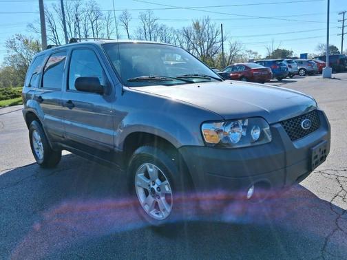 Gray 2007 Ford Escape XLT
