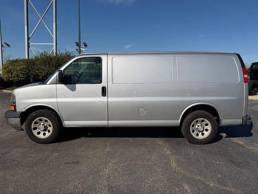 Sheer Silver Metallic 2010 Chevrolet Express 1500 Work Van