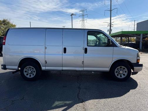 Sheer Silver Metallic 2010 Chevrolet Express 1500 Work Van