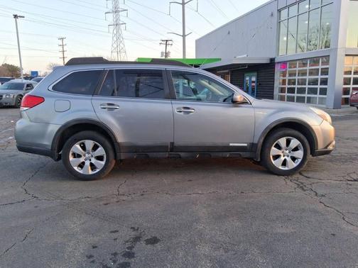2010 Subaru Outback 2.5 i Premium