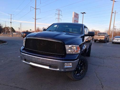 2012 RAM 1500 Big Horn 4x4 4dr Crew Cab 5.5 ft. SB Pickup
