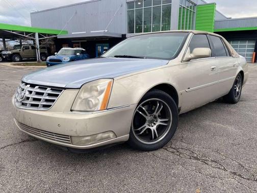 Tan 2007 Cadillac DTS Performance