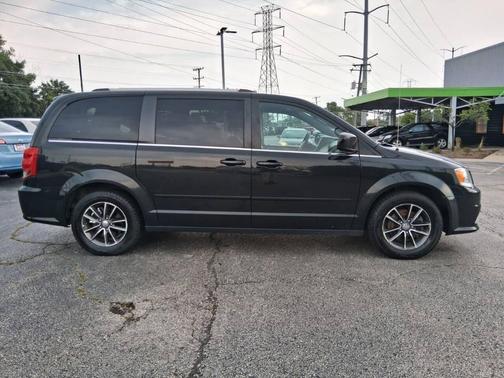 Black 2017 Dodge Grand Caravan SXT