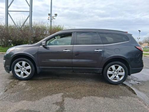 Pewter 2017 Chevrolet Traverse 1LT