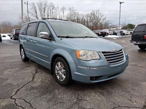2010 Chrysler Town & Country Limited