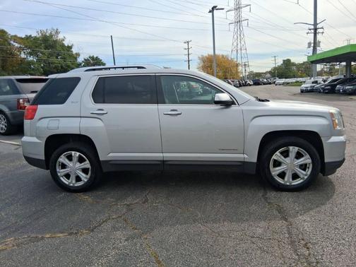 Quicksilver Metallic 2017 GMC Terrain SLT
