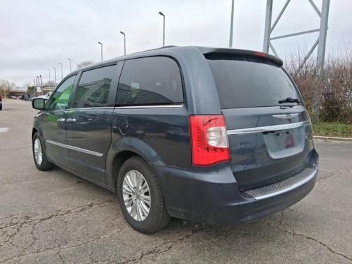 2013 Chrysler Town & Country Touring-L