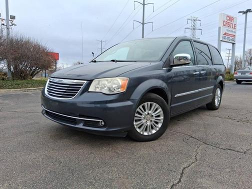 2013 Chrysler Town & Country Touring-L