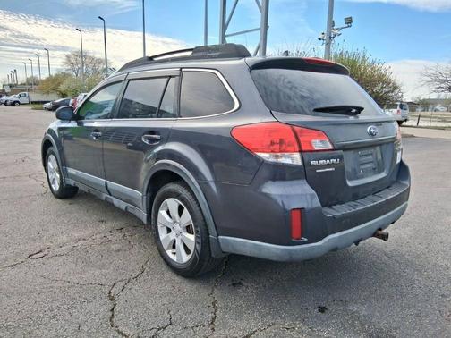 Gray 2011 Subaru Outback 2.5 i Limited